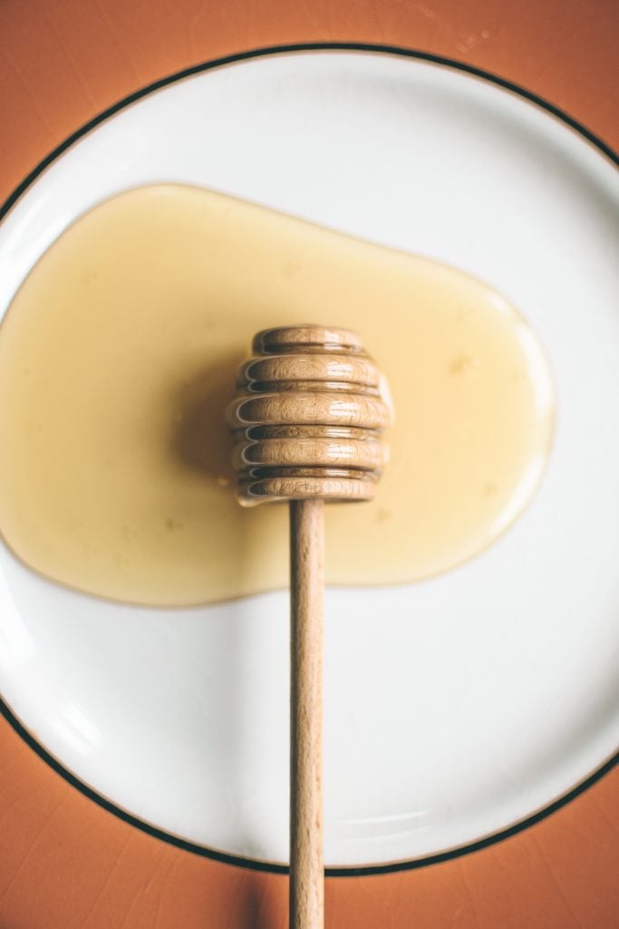 Learn how to substitue honey for sugar in your baking with these guidelines