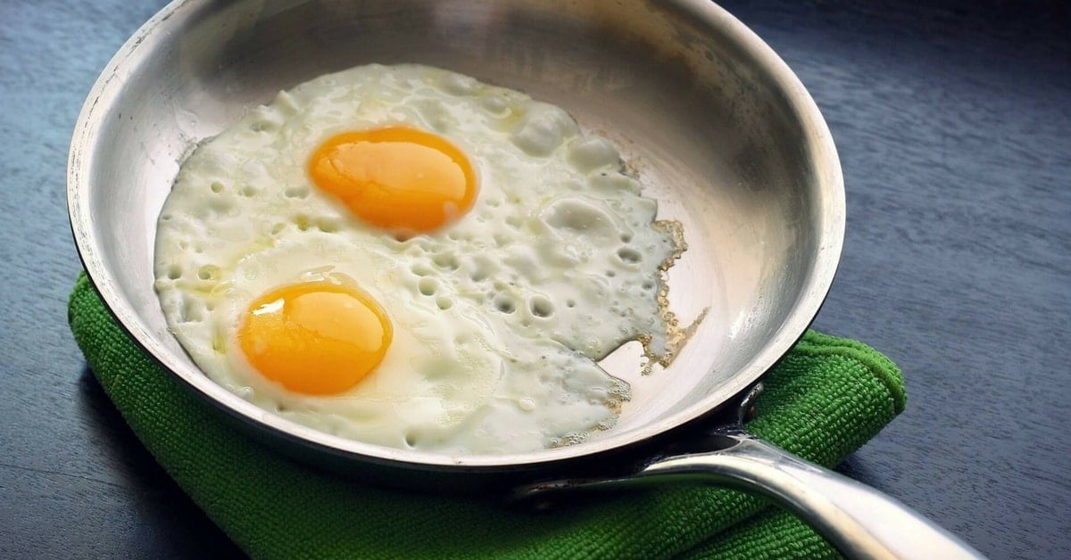 How To Cook Eggs In Stainless Steel Cookware - Food Above Gold