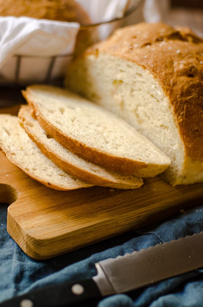 slices of fresh bread coming off the loaf