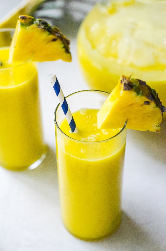 How To Make Pineapple Juice (With or Without Juicer) - Alphafoodie