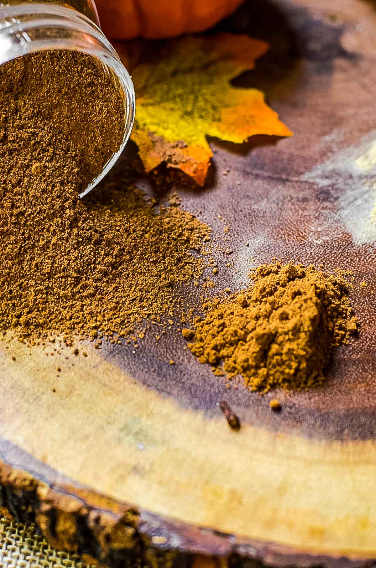 Whether you’re making a pumpkin spice latte, homemade pumpkin spice popcorn, or just plain pumpkin pie, this homemade pumpkin pie spice recipe is the best.  There are so many uses, from desserts to muffins, cakes and cookies to smoothies.  One you know how to make your own mix at home, you'll never buy McCormick's again.  This easy homemade diy blend is a need to have for your pantry!  #autumn #fall #pumpkinspice #pumpkin #baking #recipe #gourmet #homemade #diy
