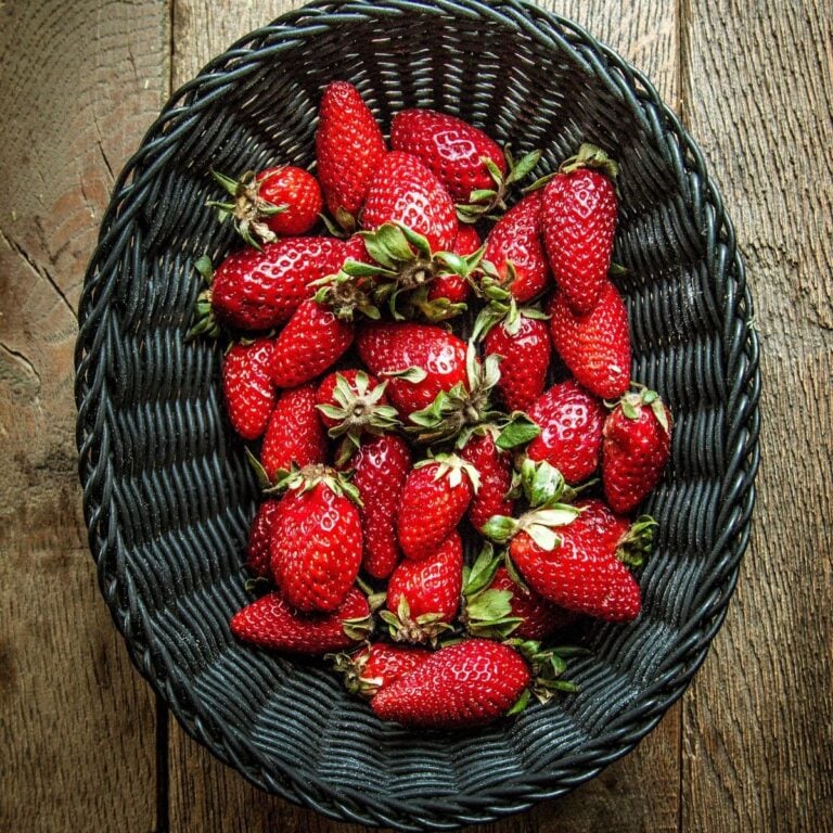 How To Store Berries and Wash Them So They Last Longer